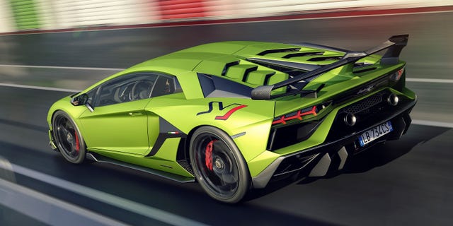 Lamborghini Aventador SVJ Takes the V12 Supercar to Outrageous Extremes