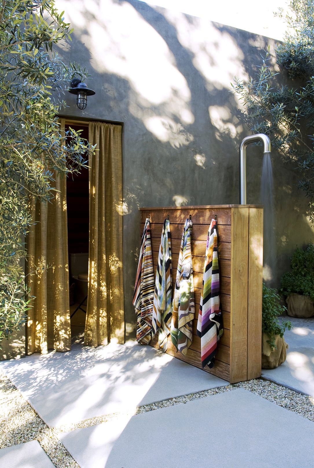 18 Beautiful Outdoor Shower Ideas Stunning Outdoor Shower Designs