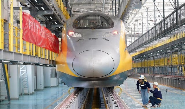 飛行機より早く と中国が開発をすすめる高速鉄道の現在