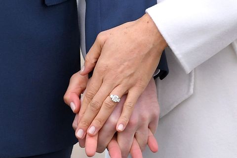 メーガン妃 婚約指輪をリフォーム ビフォーアフターで比較 Elle Mariage エル マリアージュ