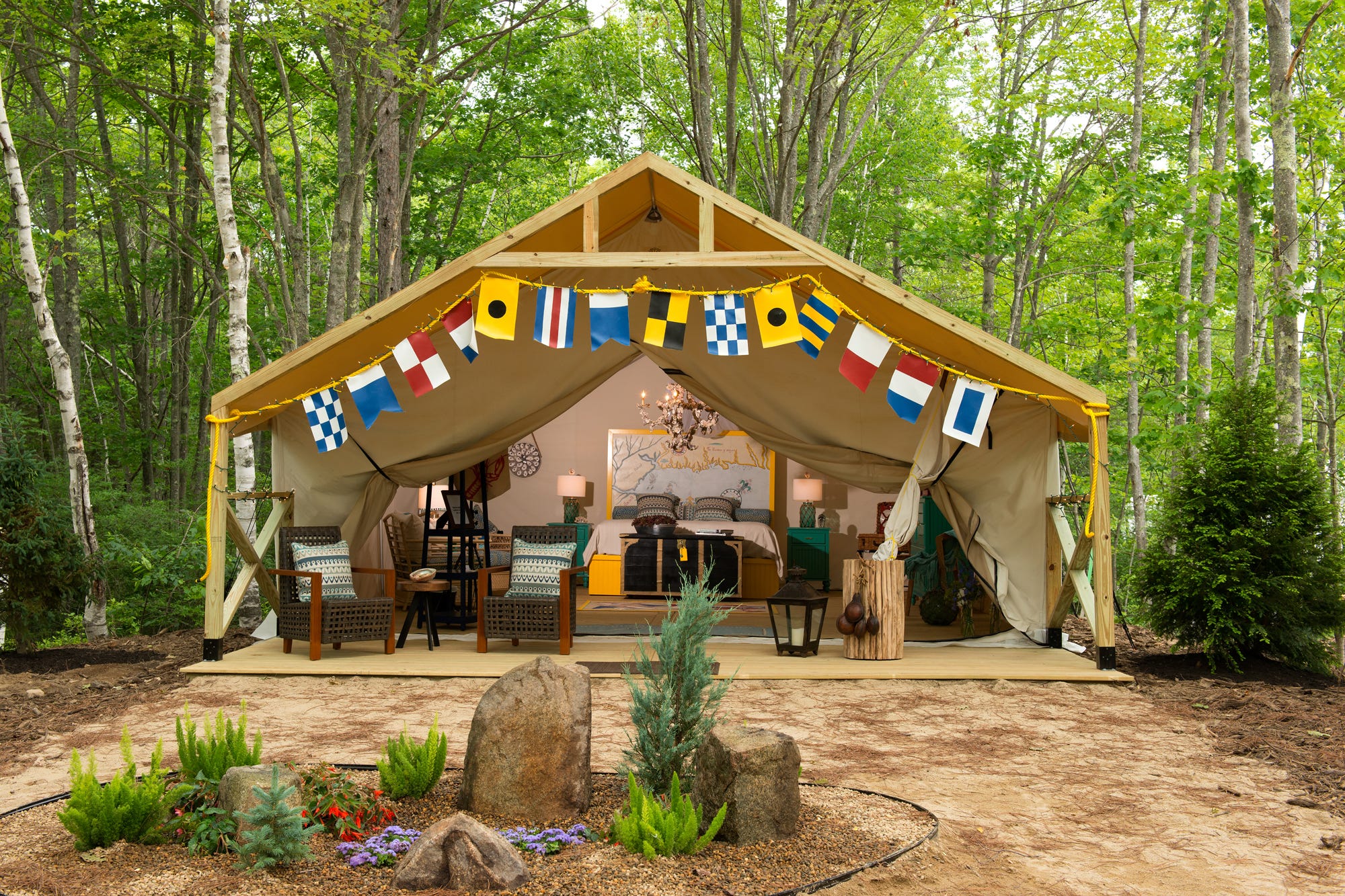 14 Best Luxury Camping Resorts in The U.S. - Glamping Near Me