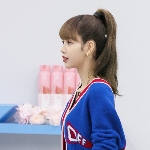 韓系馬尾怎麼綁才美?Lisa高馬尾教學,掌握黃金角度還有瘦臉效果