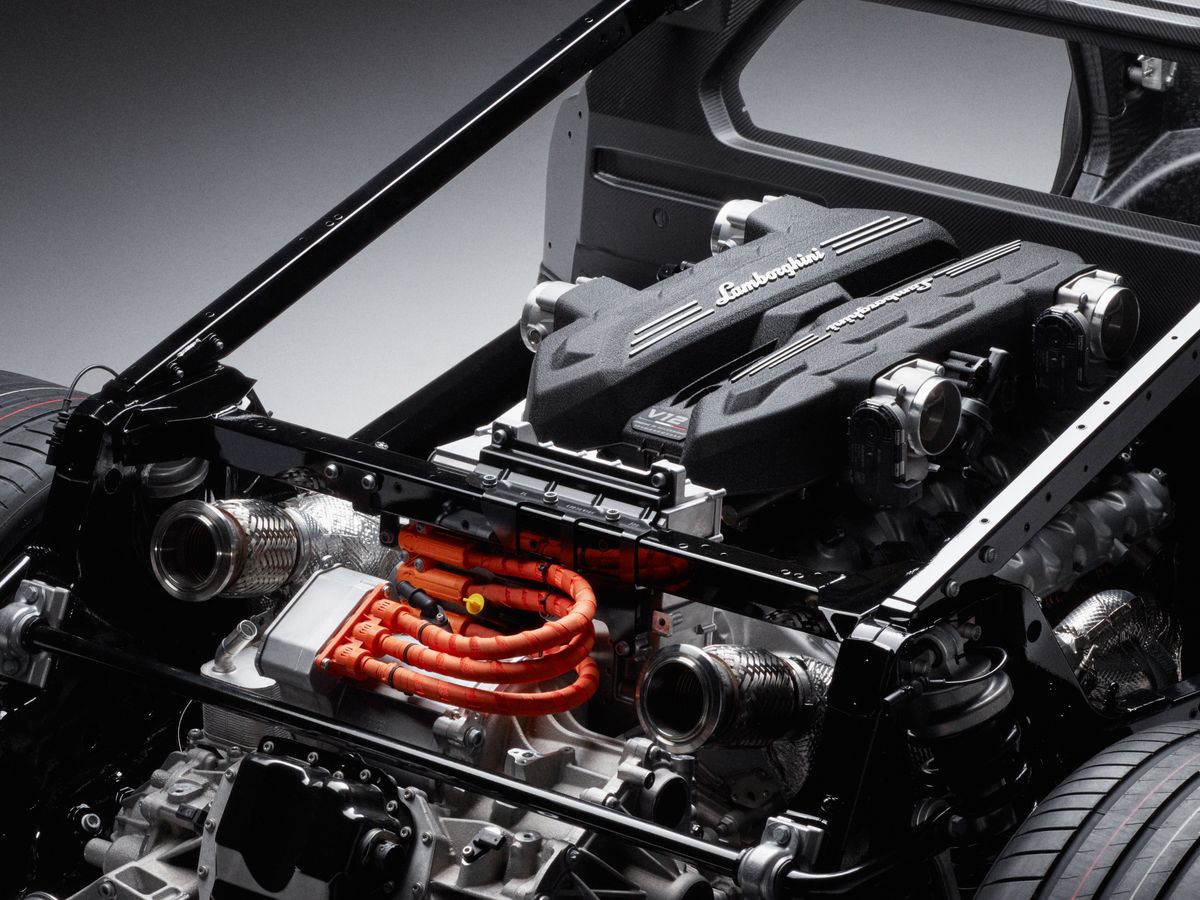 Lamborghini Details Aventador Successor's New  Hybrid V-12