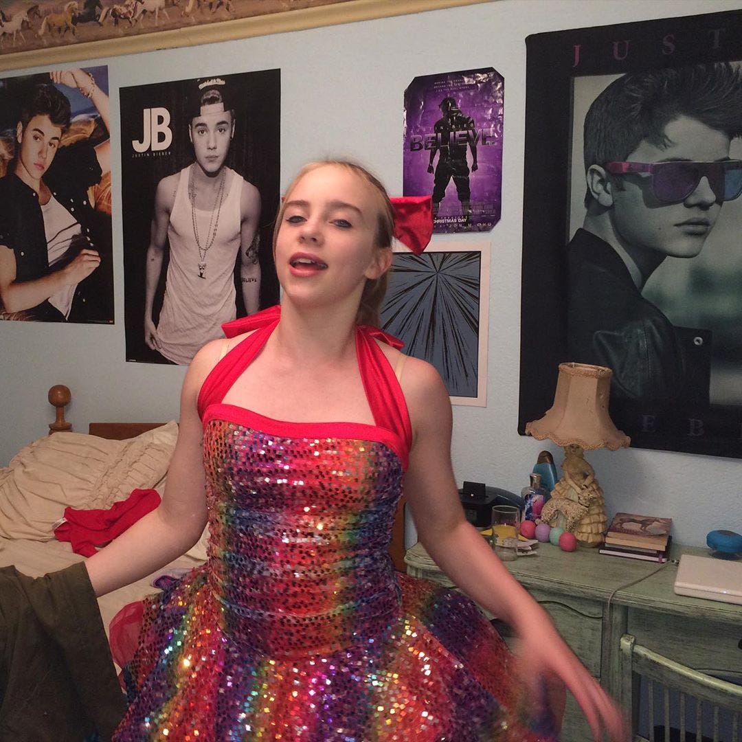 Billie Eilish Looks Like Jojo Siwa In Her Bad Guy Justin Bieber Remix 3676