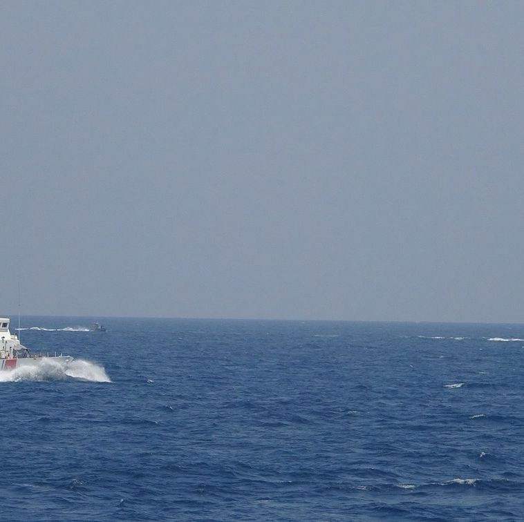 U.S. Coast Guard Ships Fired Warning Shots at Iranian Speedboats