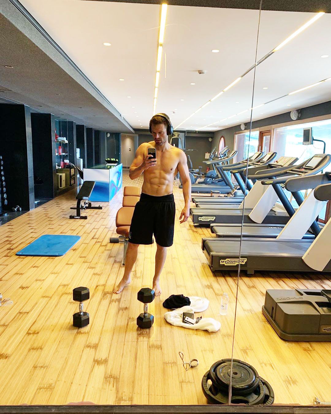 Sebastian Stan's Ab Workout Will Help You Get a Winter Soldier Six-Pack ...