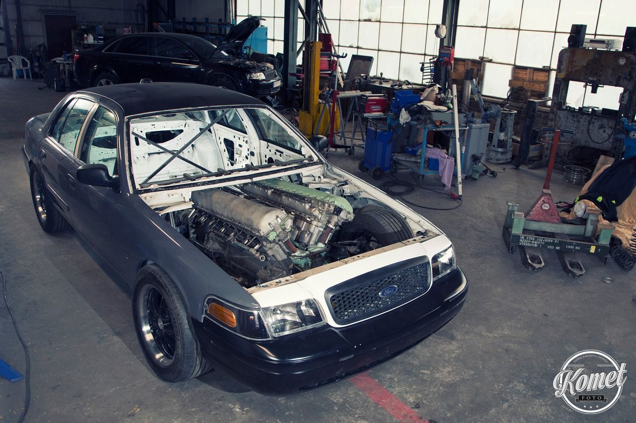 This Ford Crown Victoria Is Getting A 27 Liter Tank Engine Swap