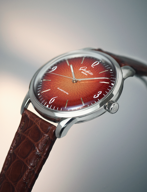 Watch, Analog watch, Watch accessory, Strap, Still life photography, Fashion accessory, Water, Material property, Leather, Jewellery, Watch, Analog watch, Watch accessory, Strap, Still life photography, Fashion accessory, Water, Material property, Leather, Jewellery,