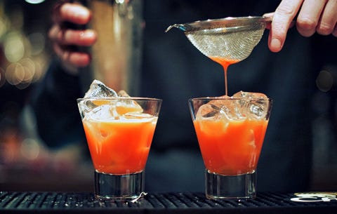 DRINKING TOO MUCH ALCOHOL CAN MAKE YOU LOOK OLDER