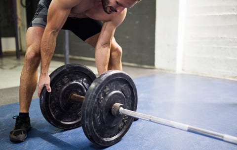 Deadlift Mistake: You ignore your abs