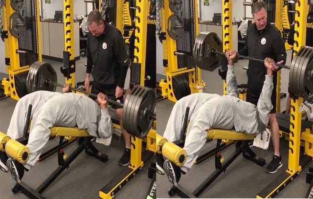 James Harrison Can Decline Bench Press 405 Pounds Men S Health