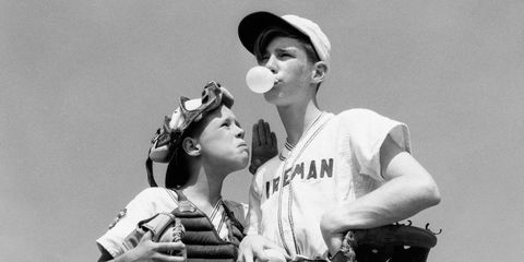 athletes chewing caffeine gum