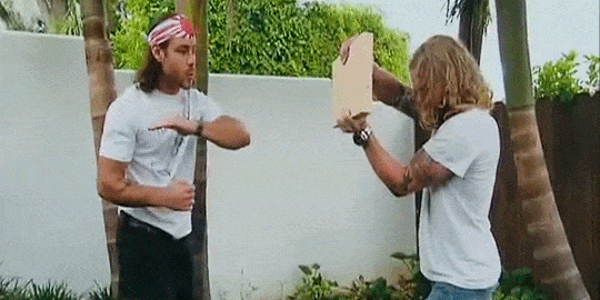 p-1-kicked-in-the-balls-from-jackass-1507149404.gif