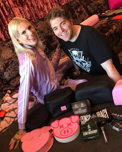 Fans Are Finding Hair Like Fibers In The Jeffree Star X Shane