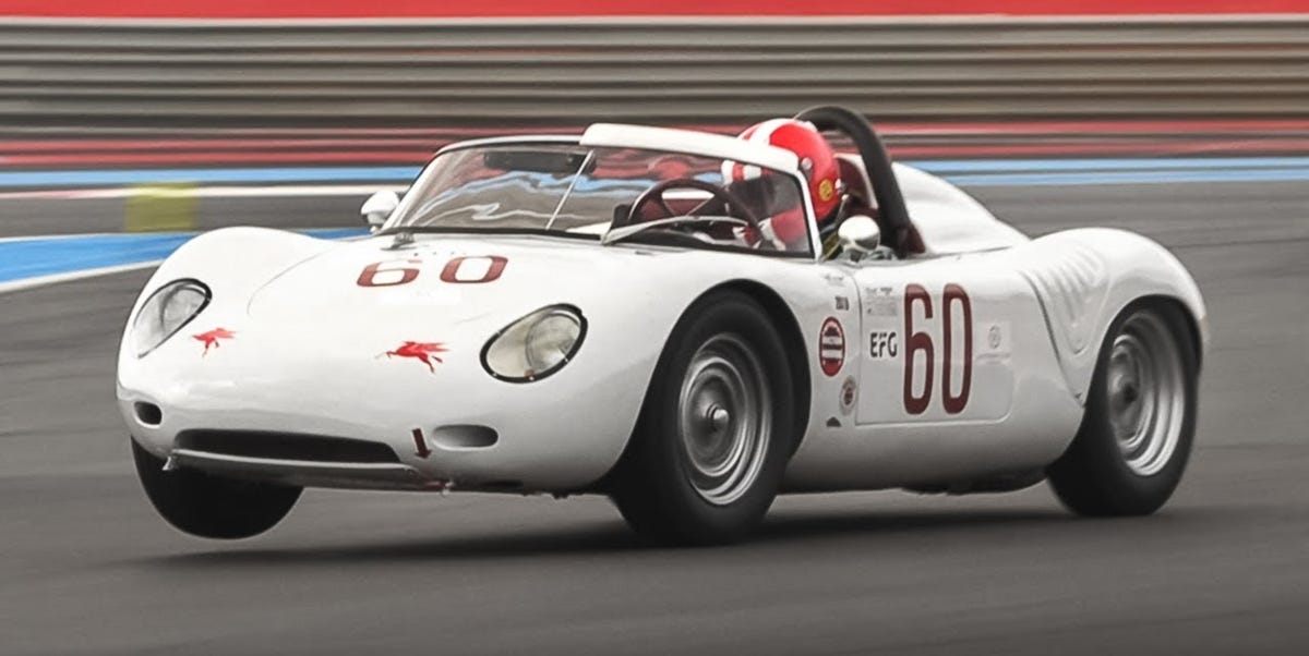 www.roadandtrack.com