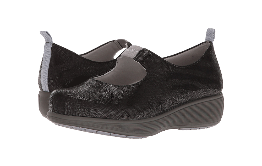 comfortable shoes for healthcare workers