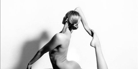 nude yoga girl 