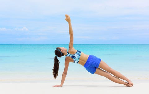9 Side Plank Variations That’ll Help You Get the Abs of Your Dreams