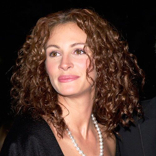11 Celebs Who Should Wear Their Hair Curly More Often