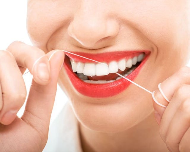 There Is A Right Way To Floss And You Re Probably Not Doing It