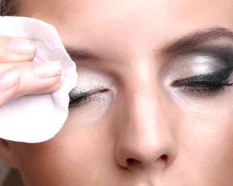 Q&A: What's Better For Your Skin: Face Wipes or Cleansers?