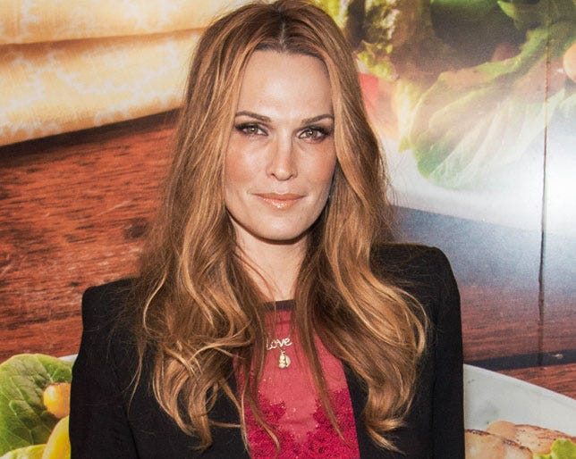 Why Molly Sims Couldn T Lose Weight Post Pregnancy No Matter What She Did