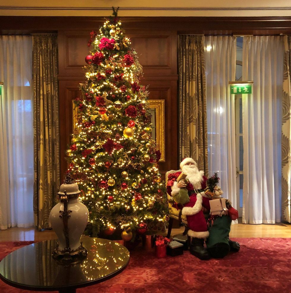 豪華絢爛 ドリーミー クリスマス デコレーションが美しい欧米のホテル25