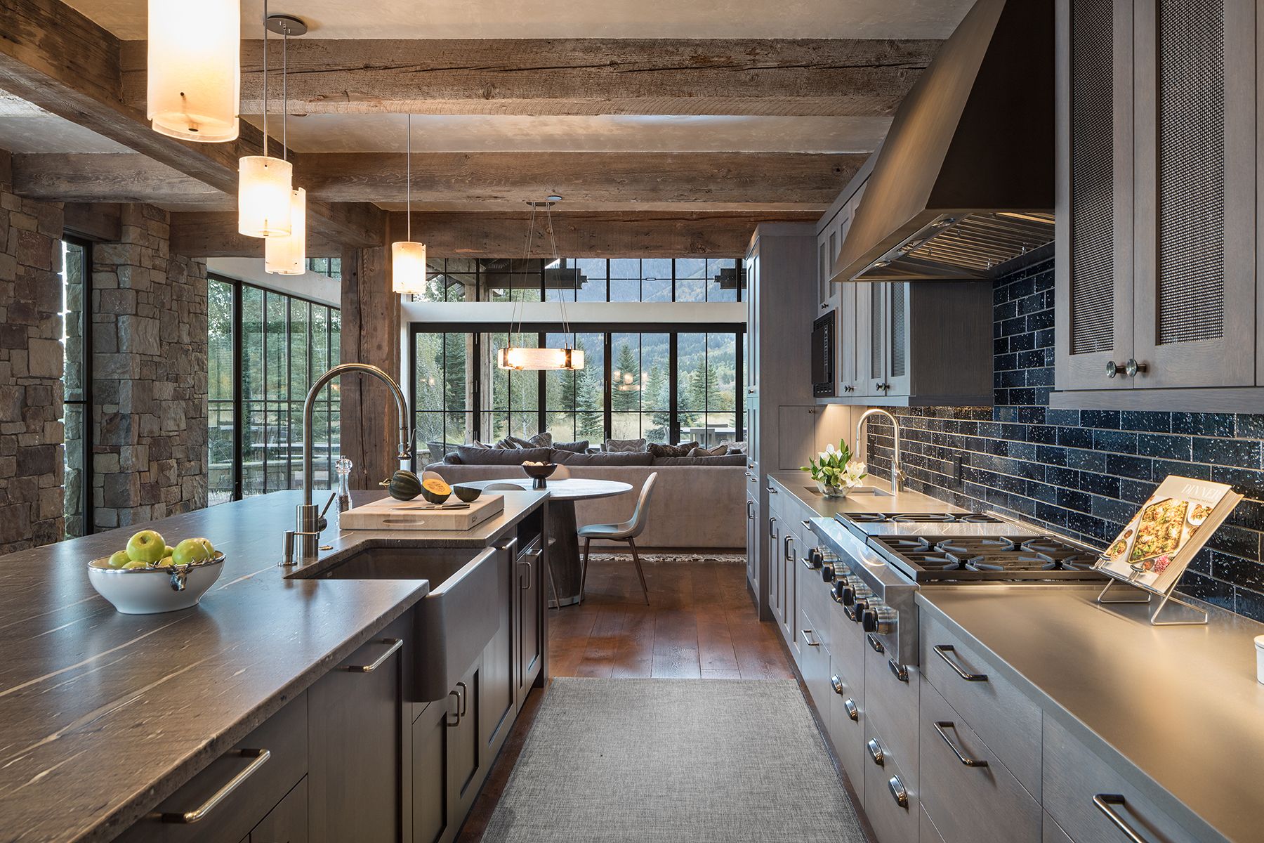 kitchen backsplash for dark countertops