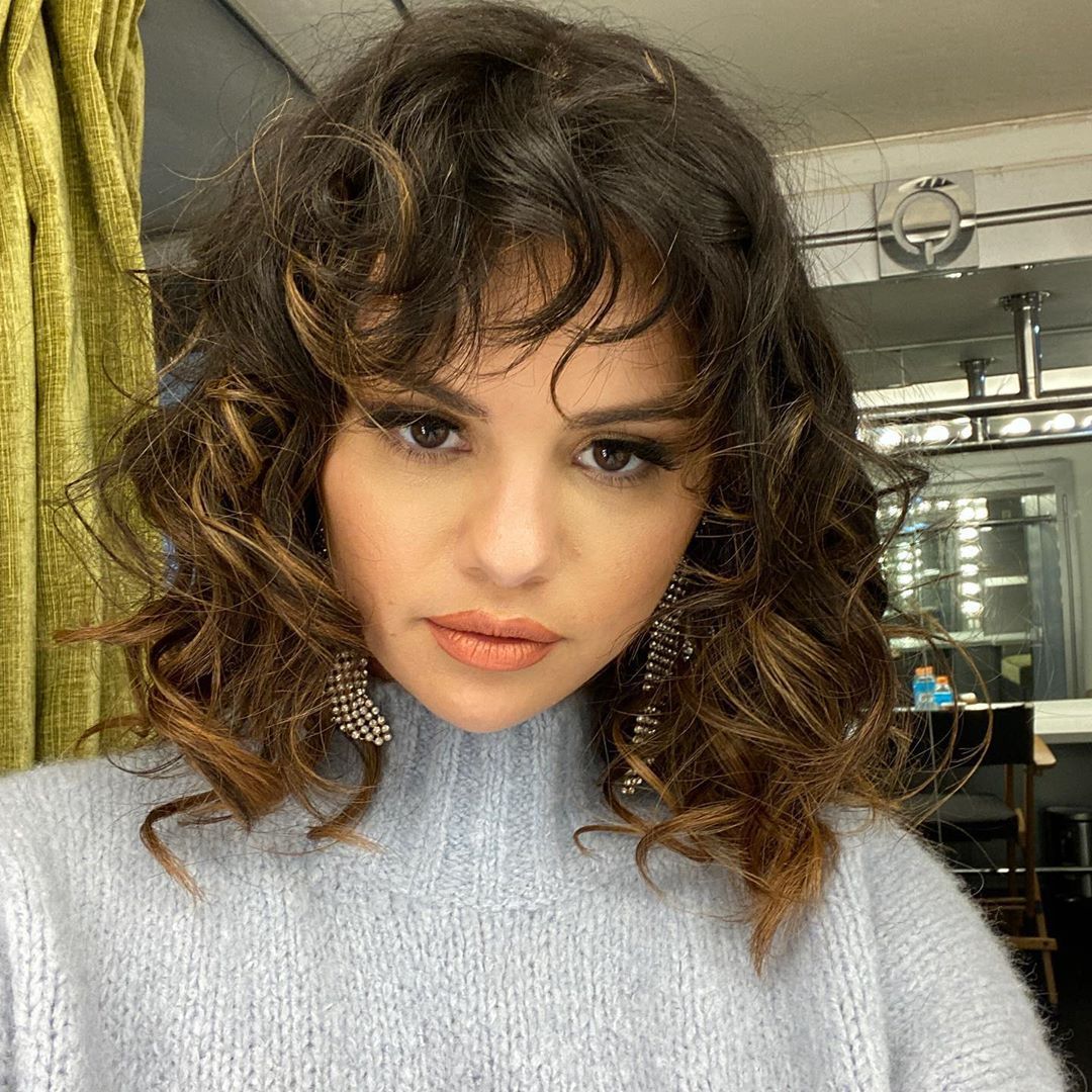 Selena Gomez S Curly Hair Bangs Is The Look Of 2020