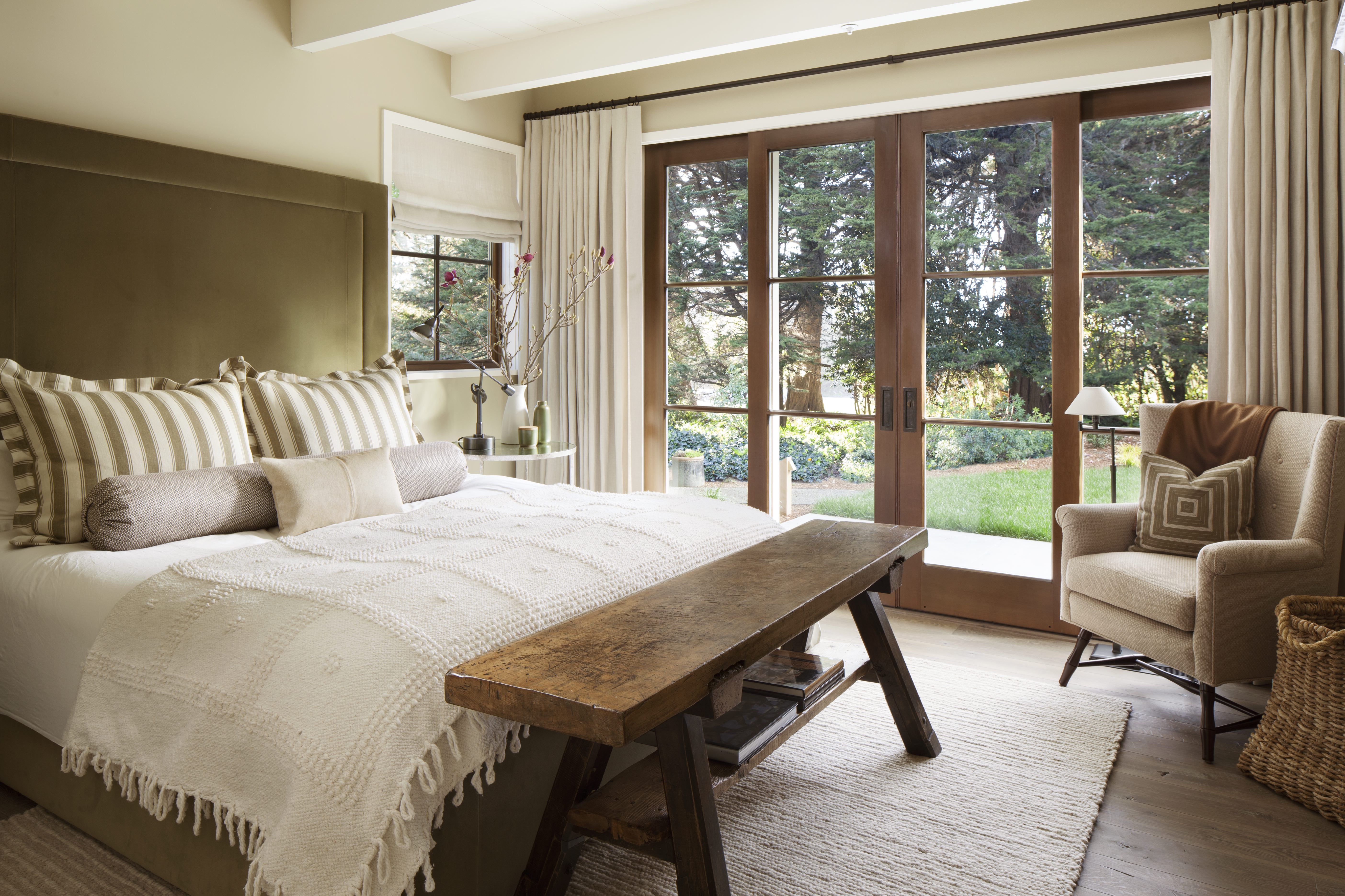 32 Gorgeous Master Bedrooms With Outdoor Spaces