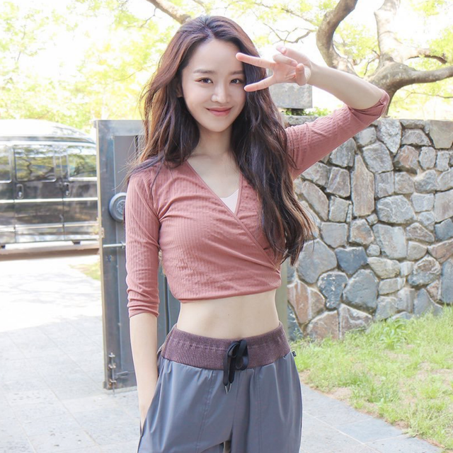 哲仁王后 女主角申惠善 細腰 川字肌 好身材全靠這招輕斷食 哲仁王后 女主角申惠善 細腰 川字肌 好身材全靠這招輕斷食