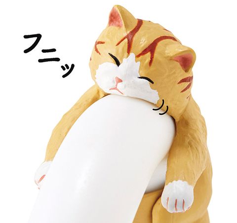 【怪奇物語】「趴在傘上的貓咪」好治癒！日本貓奴的小發明讓下雨天的心情也變好