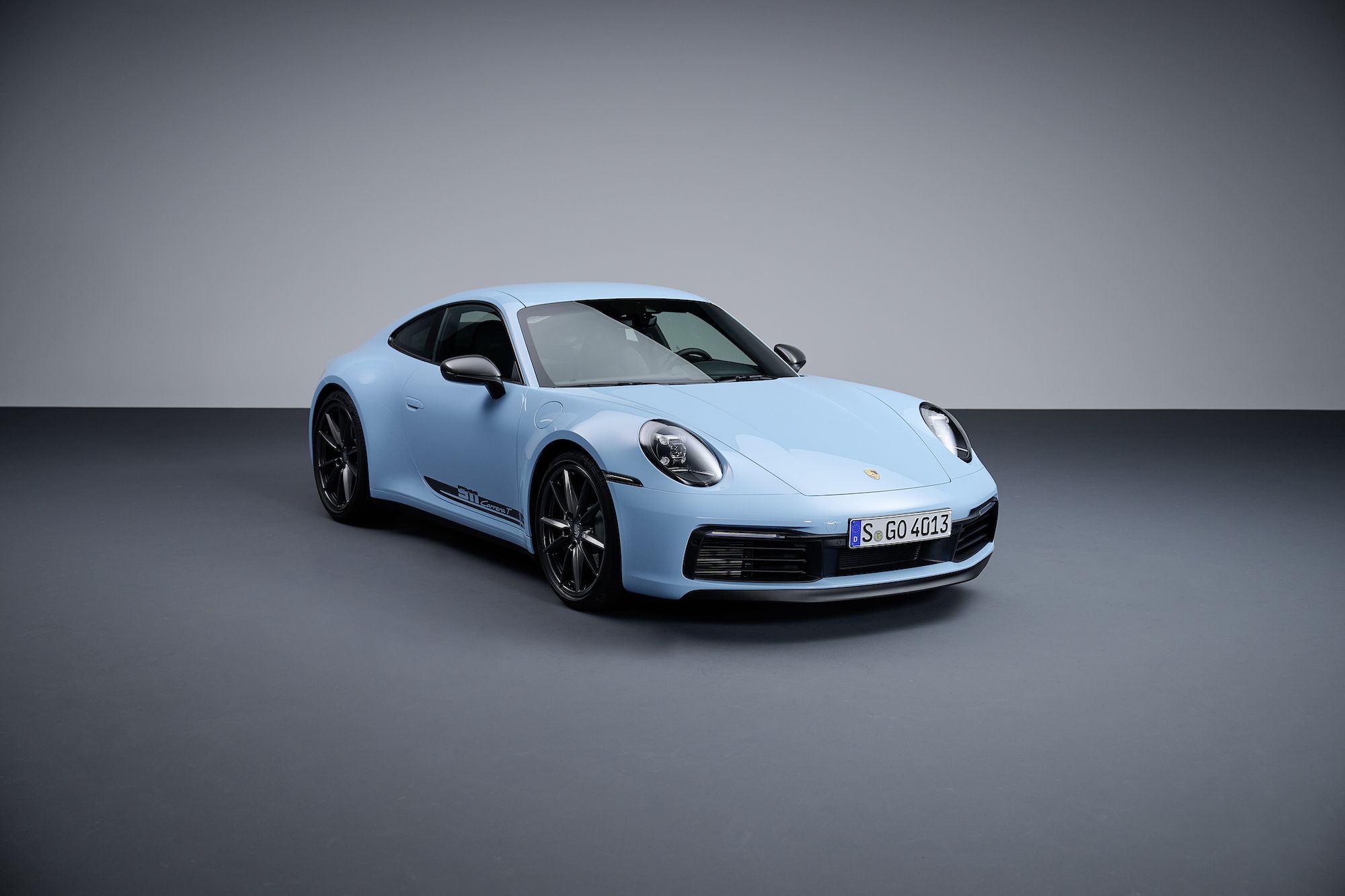 The 2023 Porsche 911 Carrera T Pairs the Base Engine With a Manual