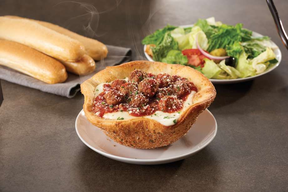 Olive Garden Meatball Pizza Bowl Review What It S Like To Eat