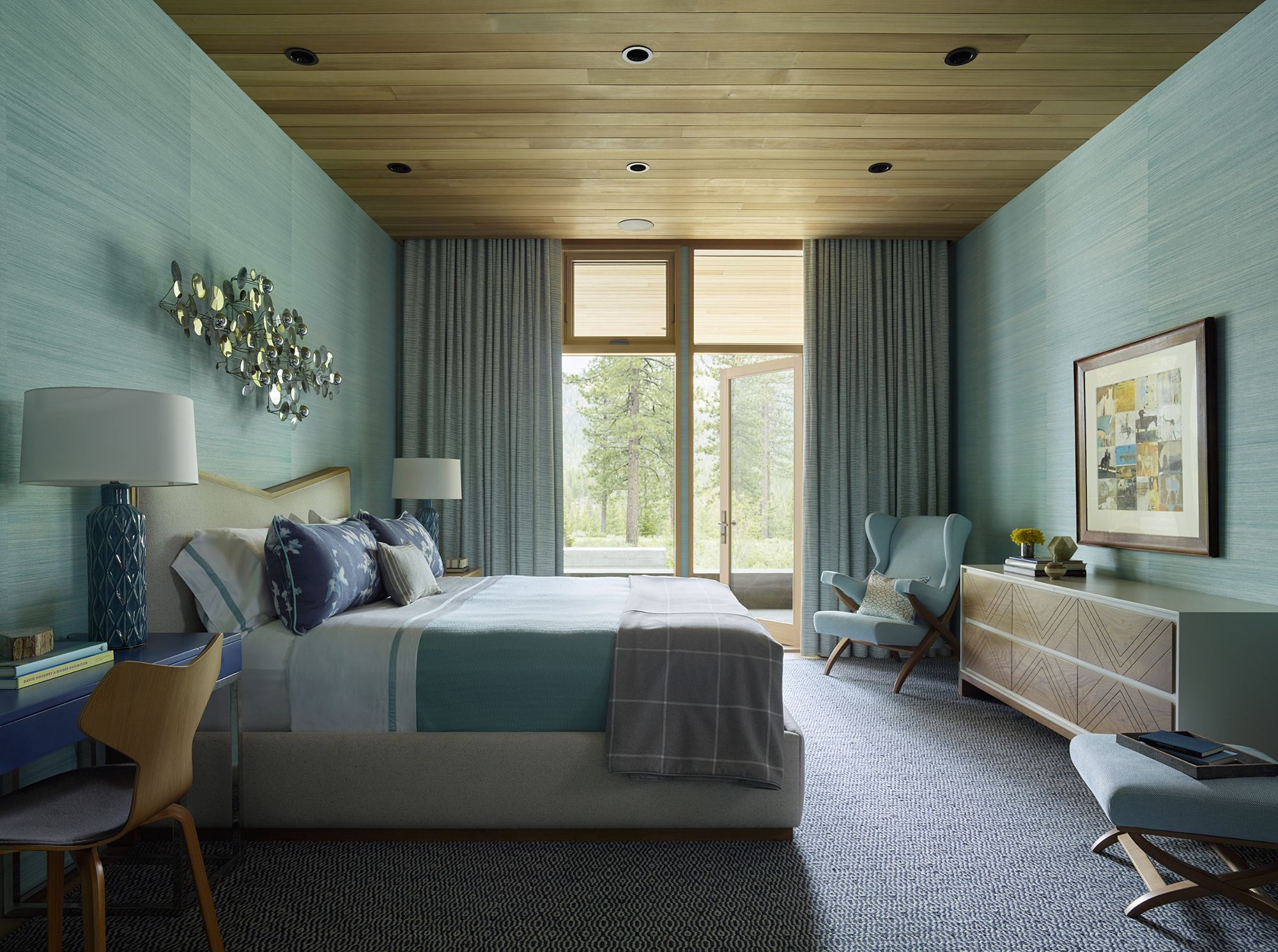 Captivating Bedrooms With Wood Ceilings