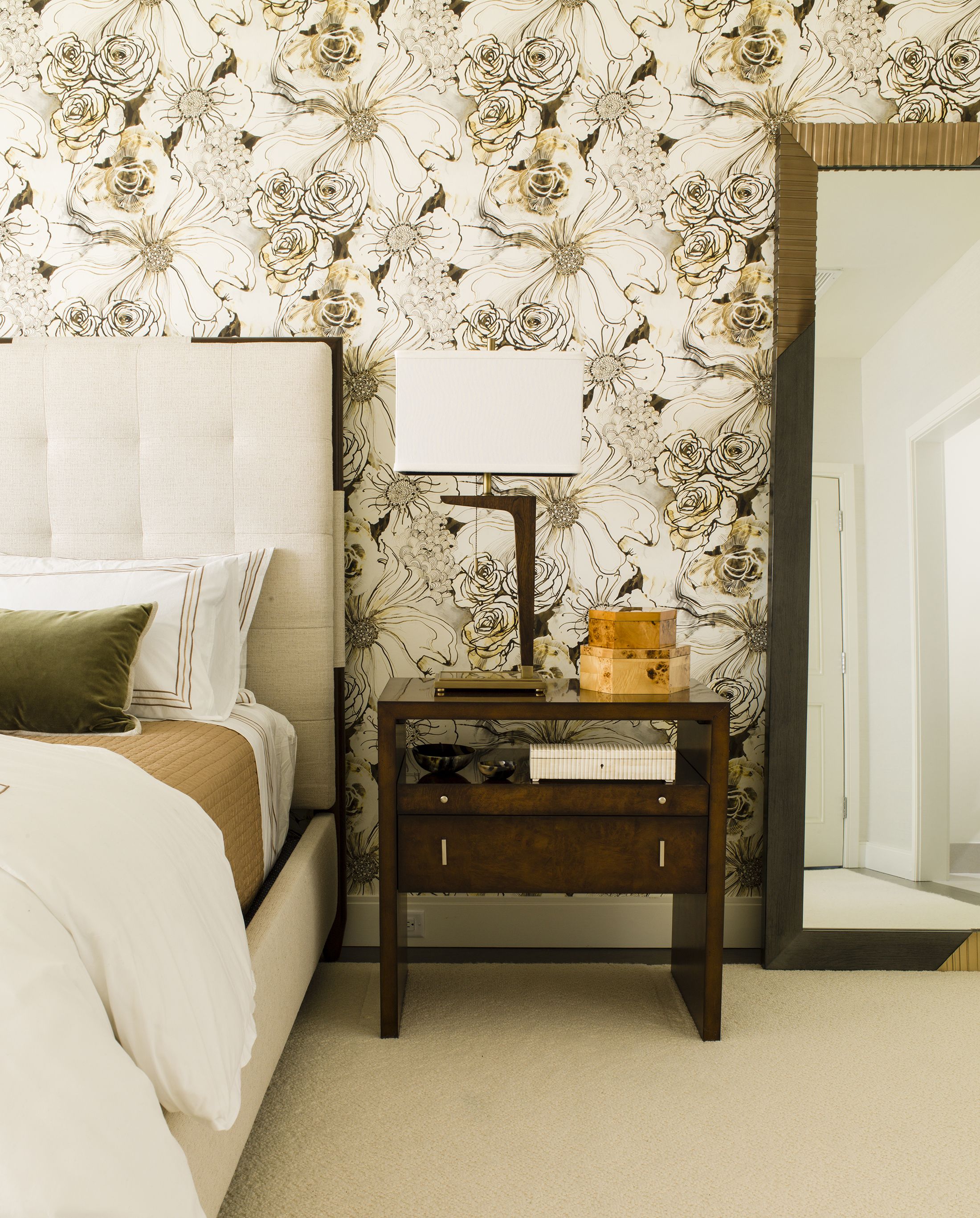 30 Bedrooms With Statement Wallpaper