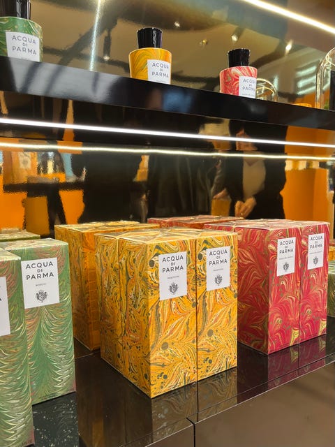 年底美女快閃活動圓滿結束 acqua di parma義式耶誕快閃店