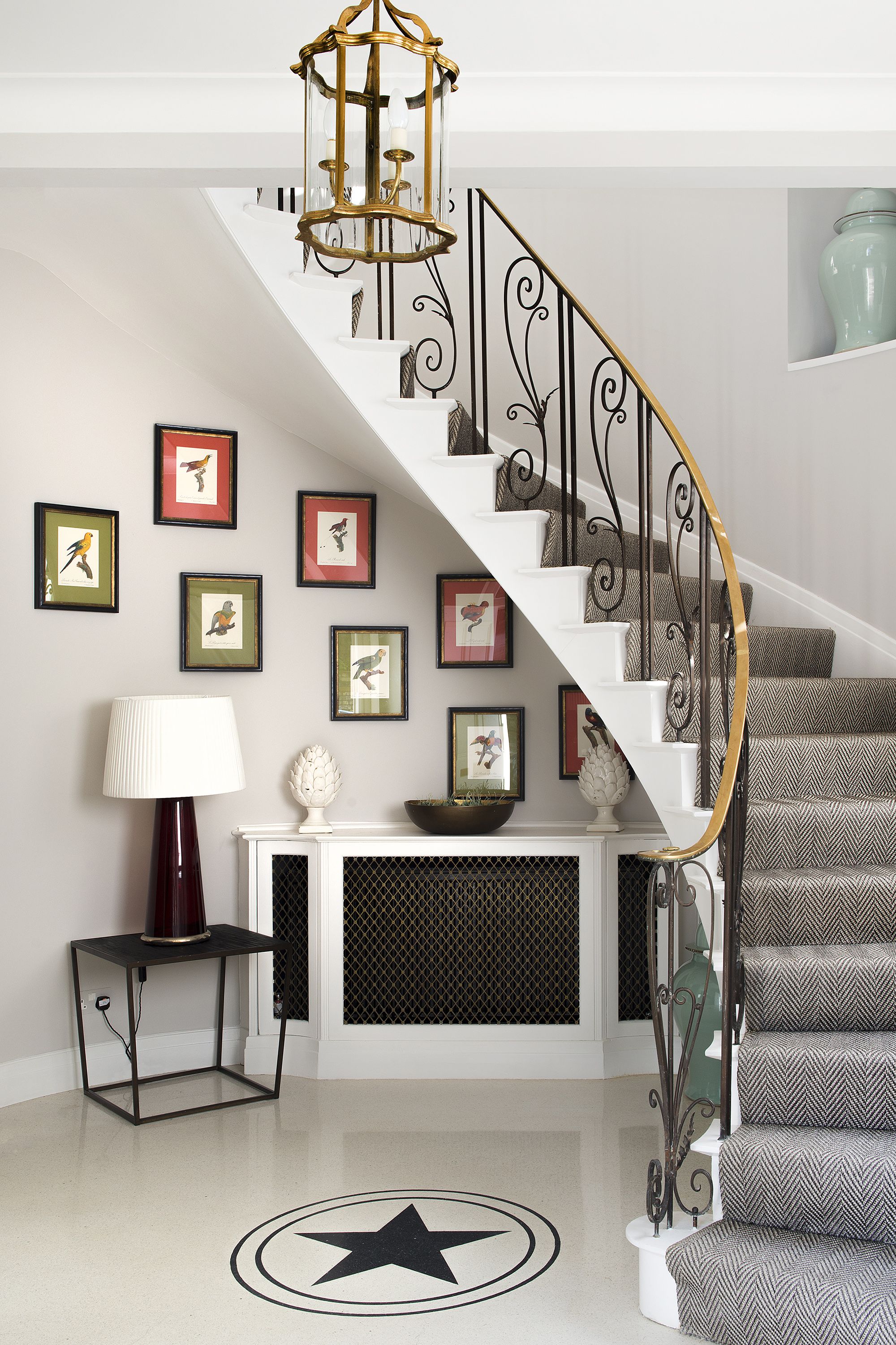 27 Stylish Staircase Decorating Ideas How To Decorate Stairways