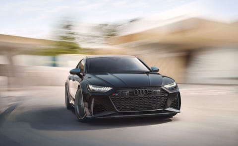 2022 audi rs7 edisi eksklusif tembakan mengemudi depan