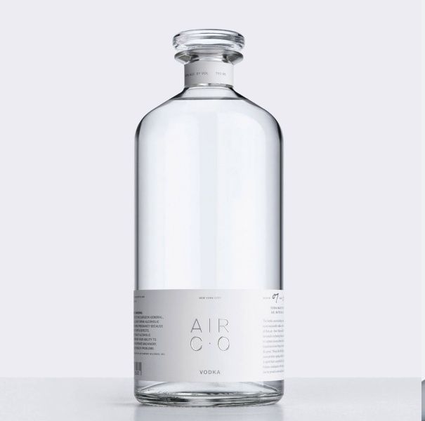 全球首款環境友善酒品！紐約Air Co. 將二氧化碳化為酒精，以陽光、空氣和水打造「負碳排伏特加」