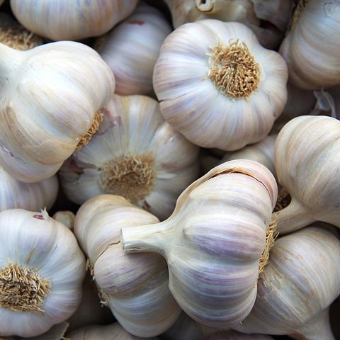 garlic bulbs for sale in a market