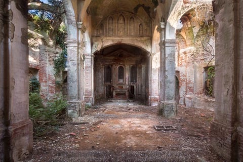 abandoned-church-19-1492633275.jpg