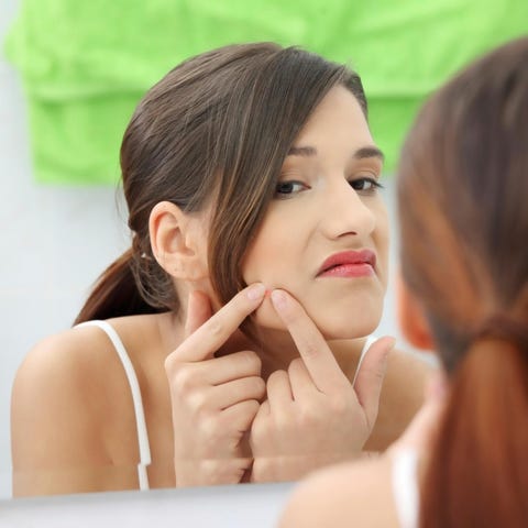 Does squeezing leave your pores open? image