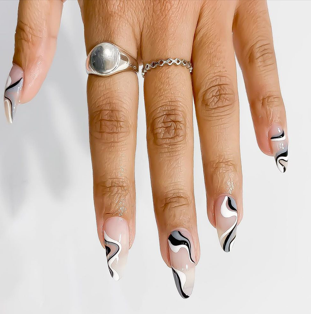 acrylic-nails-1613063287.png?crop=0.487x