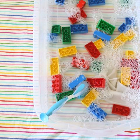 activities for a 1 year old   duplo wash