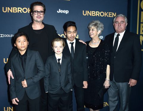 brad pitt with his children pax thien, shiloh nouvel, maddox and parents jane and william pitt