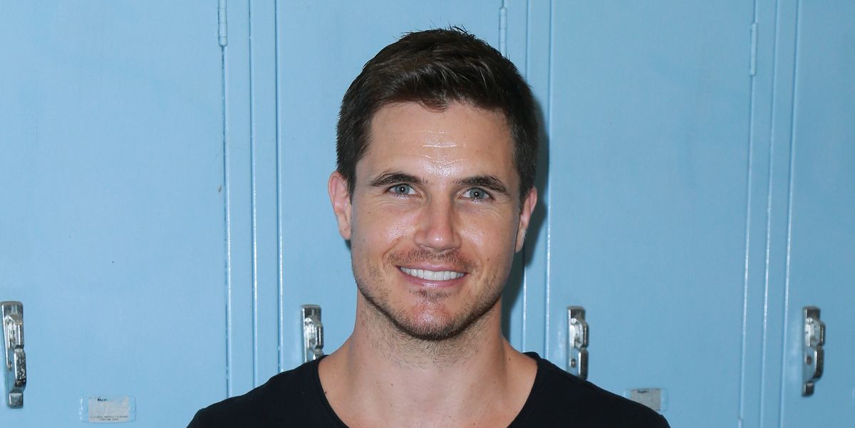 Actor Robbie Amell Played a Quarterback, But Can He Throw a Ball?