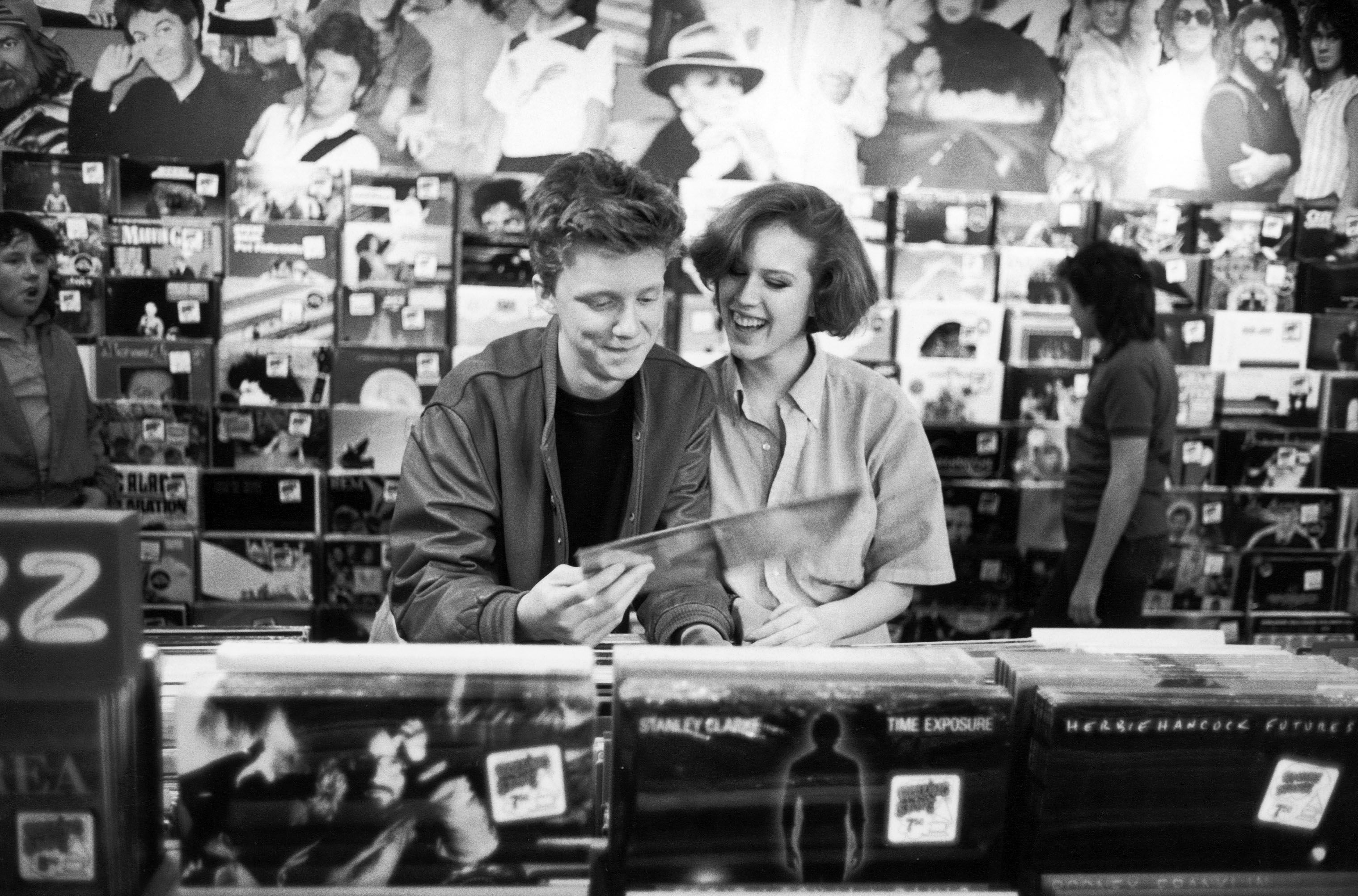 anthony michael hall and molly ringwald sixteen candles