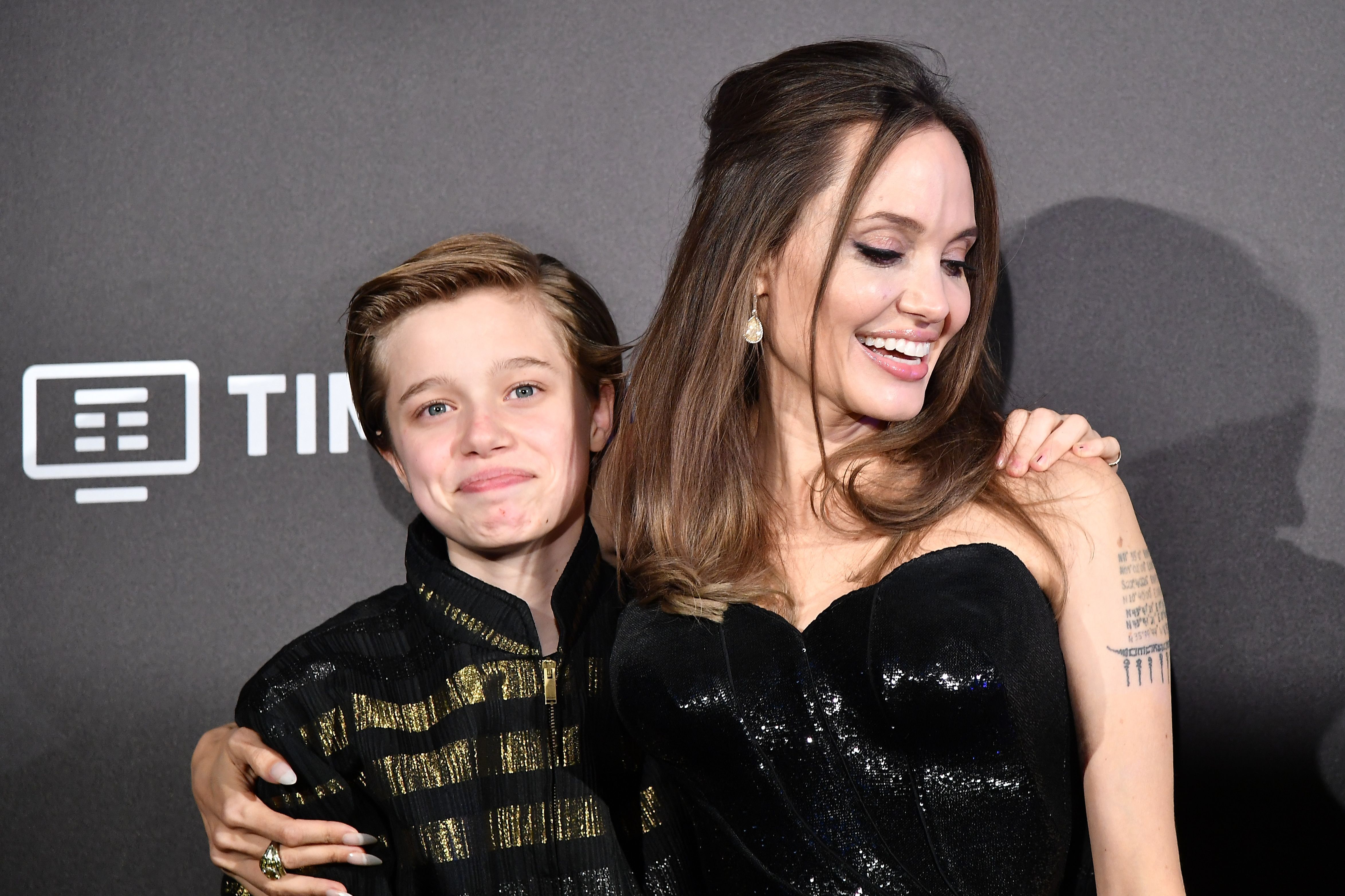 Actress Angelina Jolie Poses With Her Daughter Shiloh News Photo 1590584206 