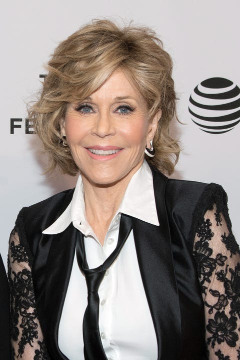 23 Iconic Jane Fonda Hairstyles Jane Fondas Hair Evolution 